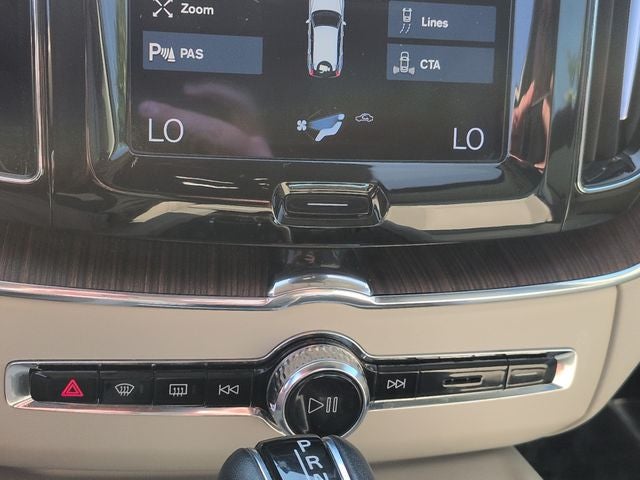 2021 Volvo XC60 T5 Momentum