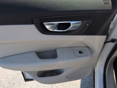 2021 Volvo XC60 T5 Momentum