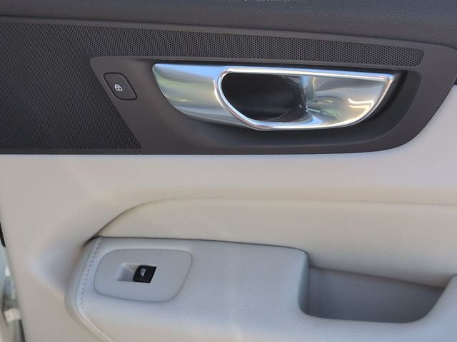 2021 Volvo XC60 T5 Momentum