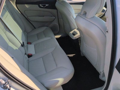 2021 Volvo XC60 T5 Momentum