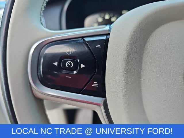 2017 Volvo XC90 T6 Momentum