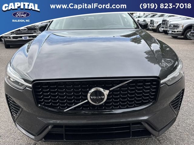 2024 Volvo XC60 B5 Plus Dark Theme