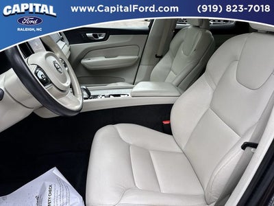 2024 Volvo XC60 B5 Plus Dark Theme