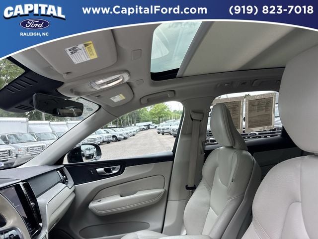 2024 Volvo XC60 B5 Plus Dark Theme