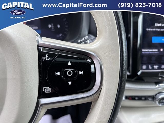 2024 Volvo XC60 B5 Plus Dark Theme