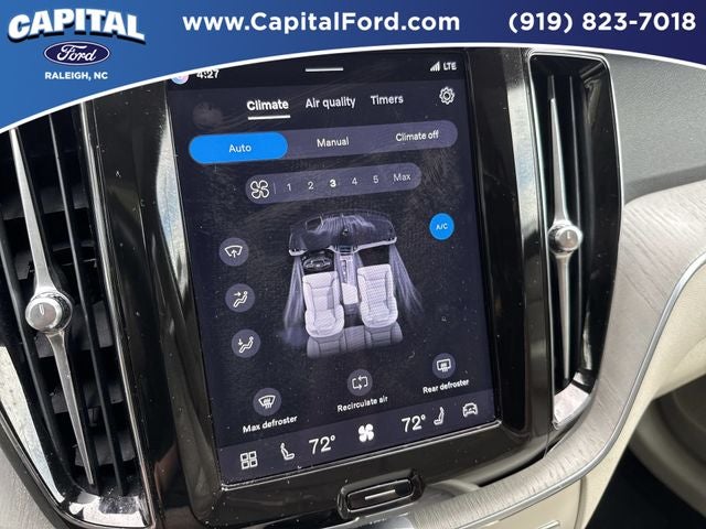 2024 Volvo XC60 B5 Plus Dark Theme