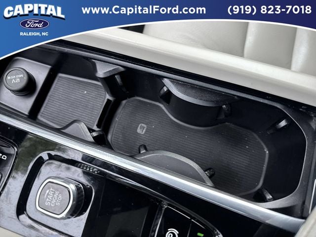 2024 Volvo XC60 B5 Plus Dark Theme
