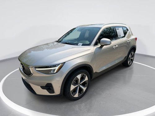 2024 Volvo XC40 B5 Plus Bright Theme