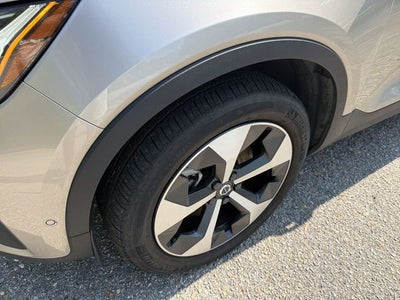 2024 Volvo XC40 B5 Plus Bright Theme