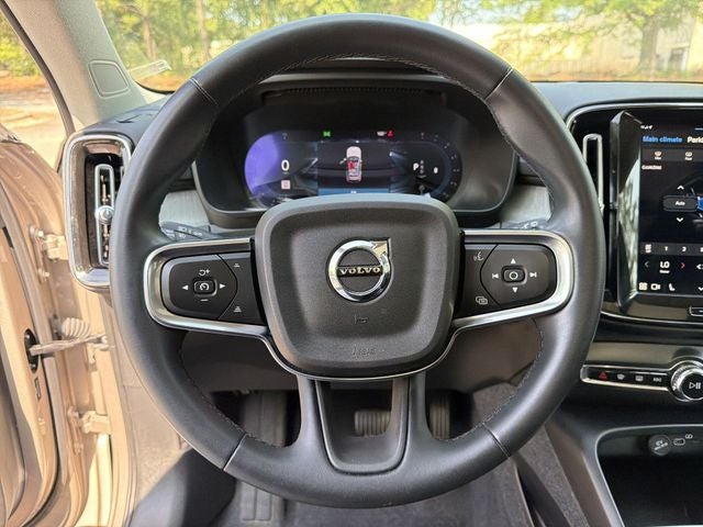 2024 Volvo XC40 B5 Plus Bright Theme