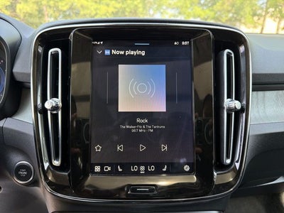 2024 Volvo XC40 B5 Plus Bright Theme