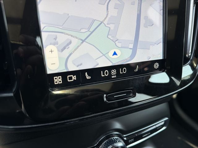 2024 Volvo XC40 B5 Plus Bright Theme
