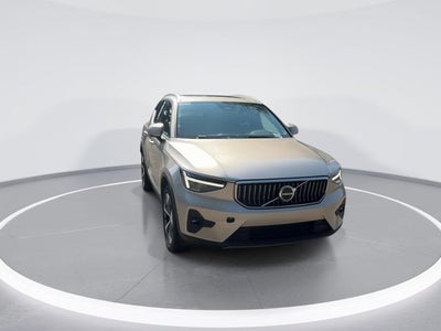 2024 Volvo XC40 B5 Plus Bright Theme