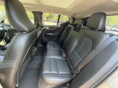 2024 Volvo XC40 B5 Plus Bright Theme