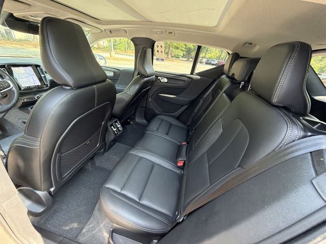 2024 Volvo XC40 B5 Plus Bright Theme