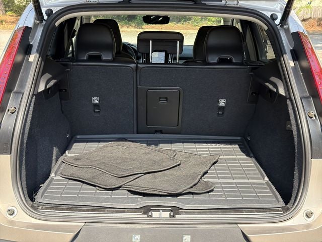 2024 Volvo XC40 B5 Plus Bright Theme
