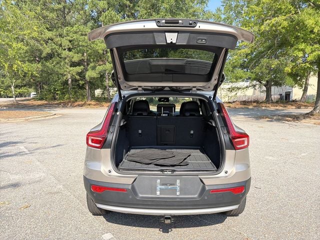 2024 Volvo XC40 B5 Plus Bright Theme
