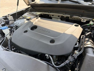 2024 Volvo XC40 B5 Plus Bright Theme