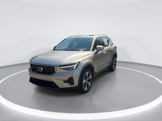 2024 Volvo XC40 B5 Plus Bright Theme