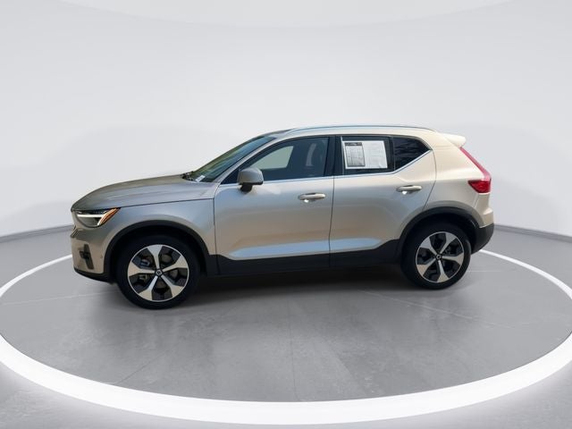 2024 Volvo XC40 B5 Plus Bright Theme