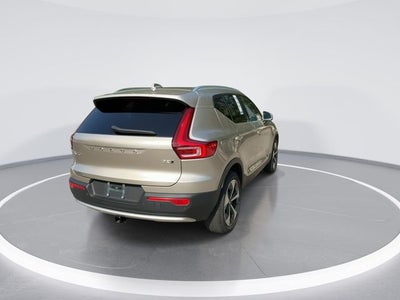 2024 Volvo XC40 B5 Plus Bright Theme