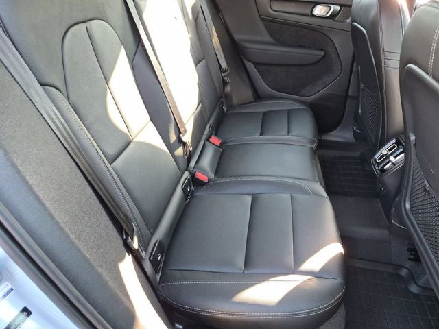 2024 Volvo XC40 B5 Plus Bright Theme