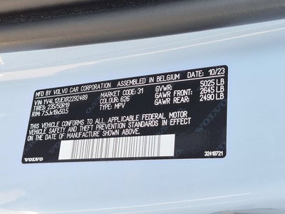 2024 Volvo XC40 B5 Plus Bright Theme