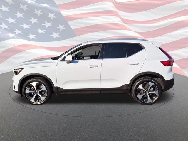 2024 Volvo XC40 B5 Plus Bright Theme