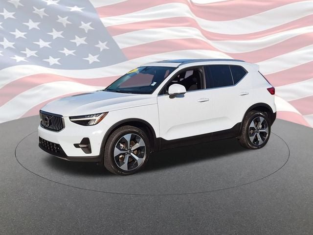 2024 Volvo XC40 B5 Plus Bright Theme