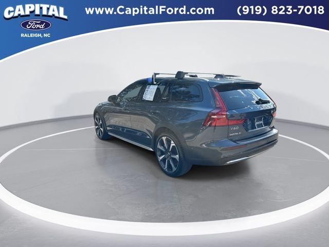 2024 Volvo V60 Cross Country Ultimate