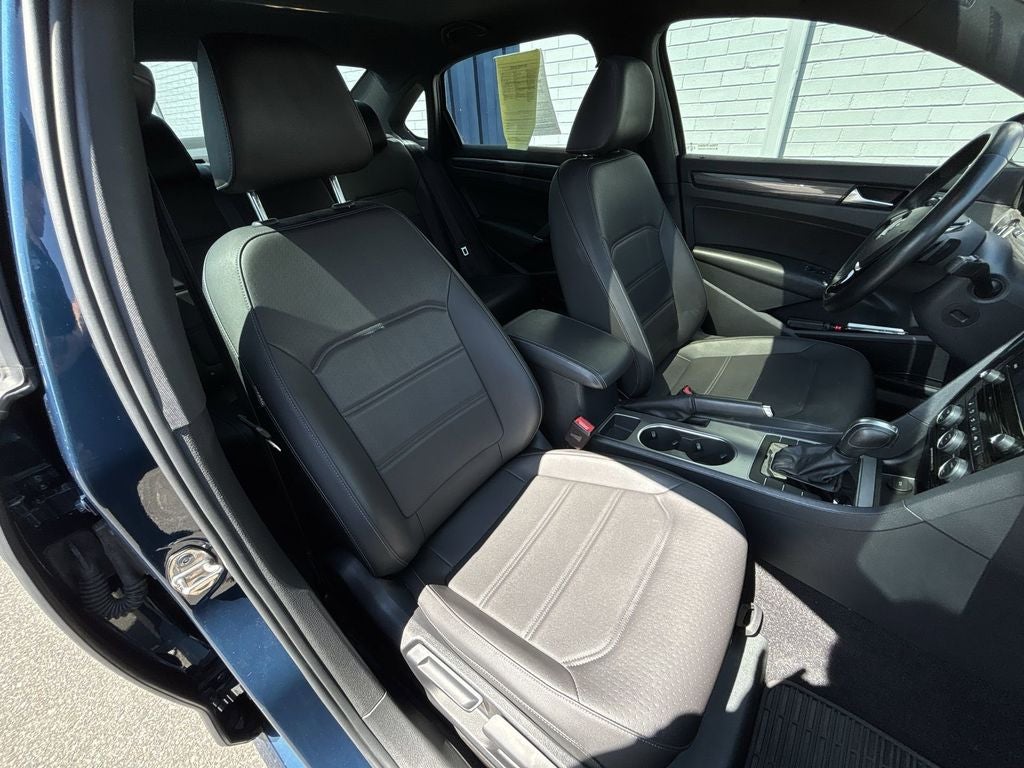 2021 Volkswagen Passat 2.0T R-Line
