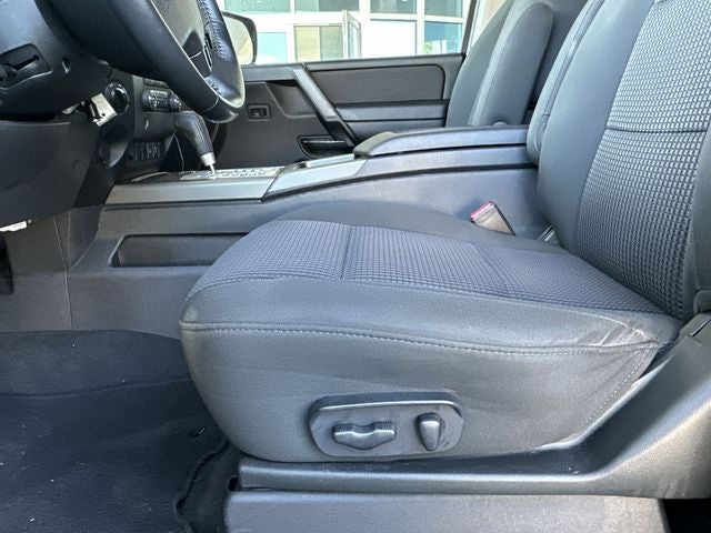 2012 Nissan Titan SV