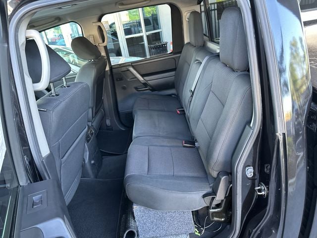 2012 Nissan Titan SV