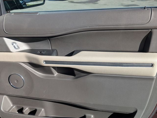 2021 Ford Expedition XLT 202A