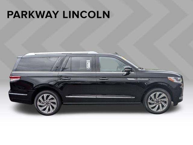 2023 Lincoln Navigator L Reserve