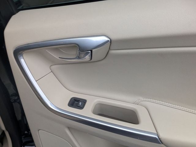 2016 Volvo XC60 T6 Platinum