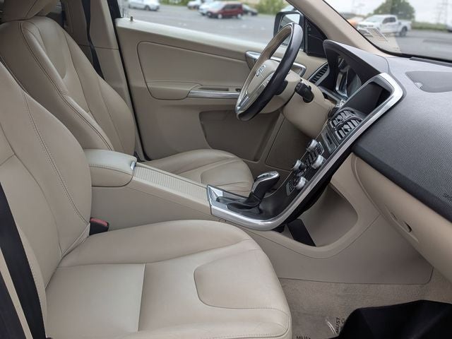 2016 Volvo XC60 T6 Platinum