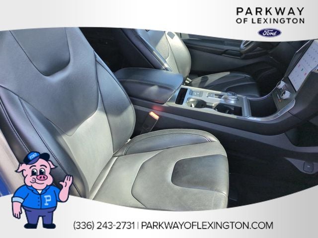 2022 Ford Edge Titanium