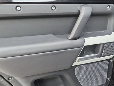 2024 Land Rover Defender 110 SE