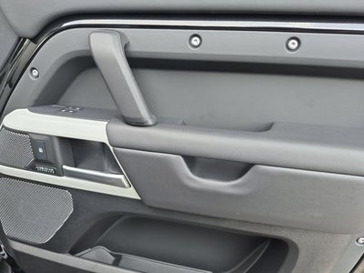 2024 Land Rover Defender 110 SE